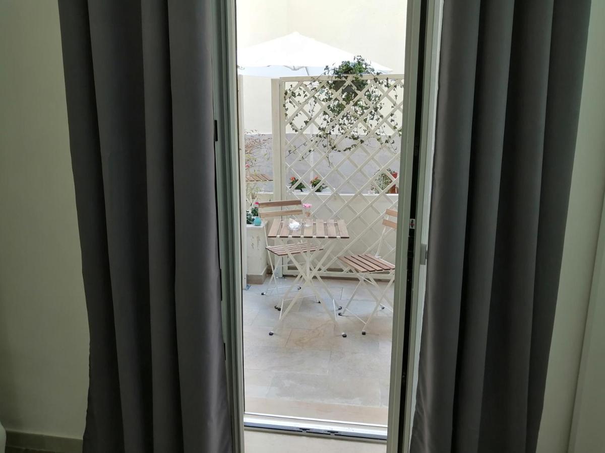 Dimora Fantasia Charme B&B Бари Экстерьер фото