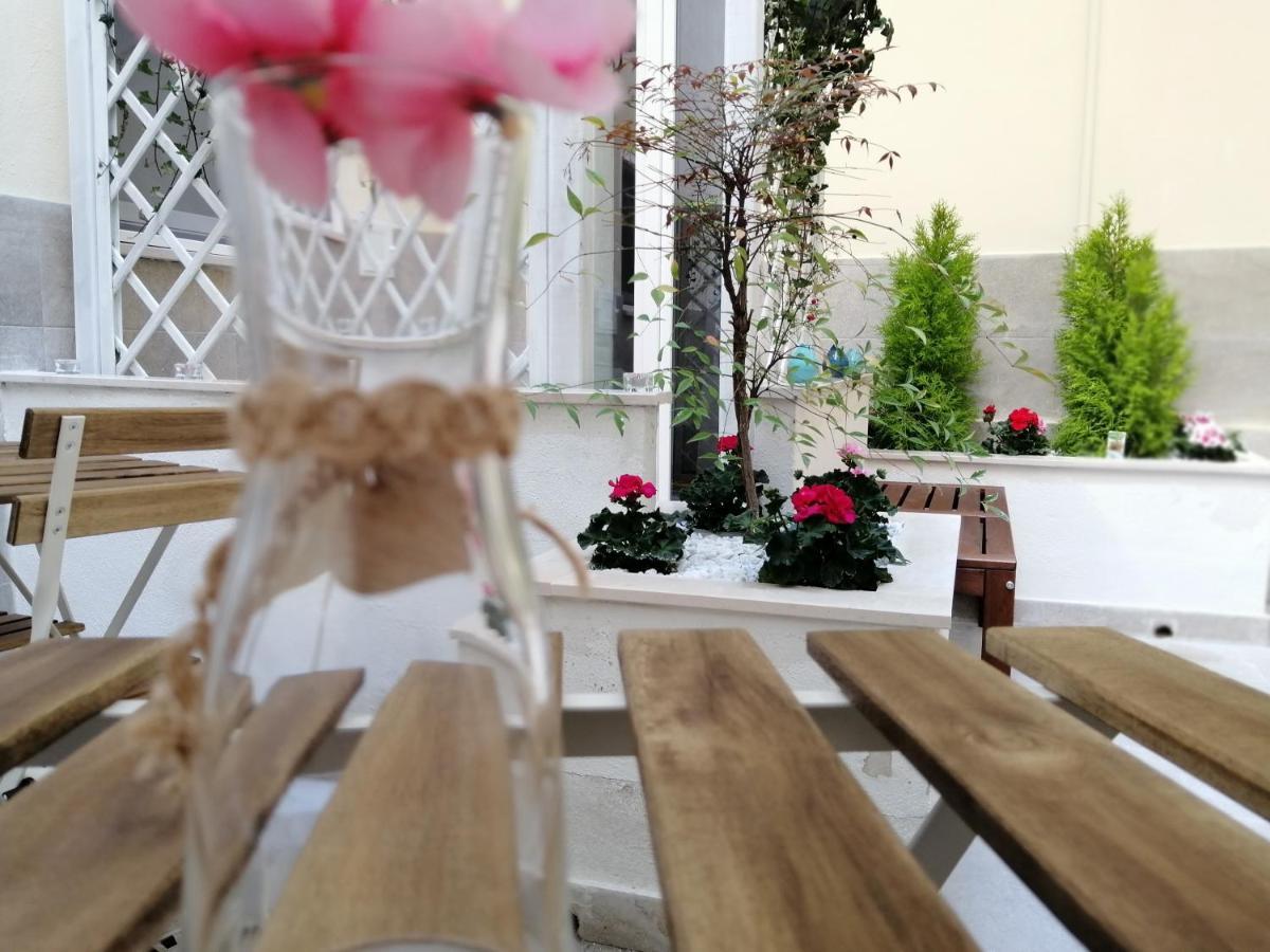 Dimora Fantasia Charme B&B Бари Экстерьер фото